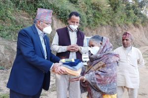 नमोबुद्ध १० का जेष्ठ नागरिक र एकल महिलालाई न्यानो लुगा
