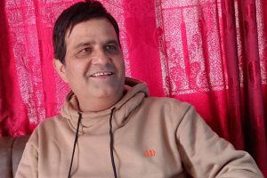 श्वास गन्दै बिताए आईसीयूका दिन : मनोज गजुरेलको कोरोना अनुभव  