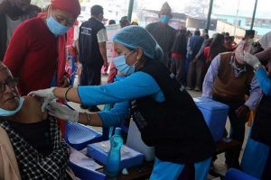 सरकारको अनुमान भन्दा बढी ज्येष्ठ नागरिकले लगाए कोरोना खोप,केही ठाउँमा अभाव, अब कति बाँकी छ खोप ?