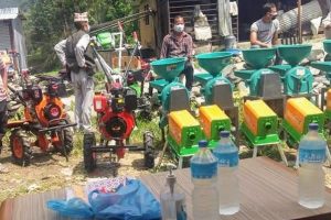 काभ्रेको रोशी १ का किसानहरुलाई कृषि औजार वितरण