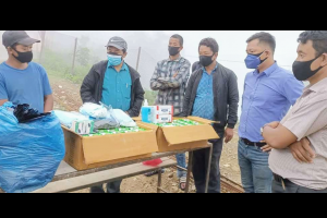 नेकपा माओबादी केन्द्र प्रवास र आहाना नेपालद्धारा खानीखोलाको गाउँ-गाउँमा स्वास्थ सामाग्री वितरण