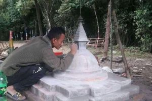 युवाको पहलमा तेमालमै बौद्ध स्वयम्भू स्तुपा