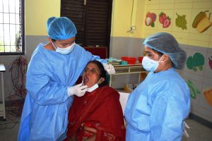 चौंरीदेउरालीमा घरदैलोमै निःशुल्क स्वास्थ्य सेवा,स्थानीय खुशी