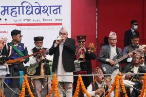 नारायणीको किनारमा गुन्जियो लोकबाजाको अर्केष्टा