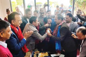 धुलिखेलका एमाले नेता हुमागाईं काँग्रेसमा प्रवेश