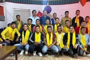 रोशीमा पूर्व जनमुक्ति सेनाका सहकमाण्डरसहित थाक्लेका काँग्रेस नेतृत्व एमालेमा समाहित