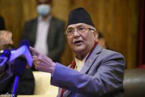 आक्रामक बन्दै ओली