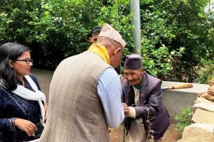 तेमालमा एमाले उम्मेद्वार इन्द्र र सम्तेनलाई बृद्धबृद्धाको आर्शिवाद(फोटो फिचरसहित)