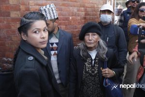 आफ्नै मुद्धा लडेका सासु र निहिता पर्खिरहे तर भेट्दै नभेटि शोभराजले छाडे नेपाल !