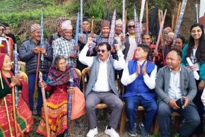 खानीखोला गाउँपालिकामा वडा–वडामै सामाजिक सुरक्षा भत्ता,छाता र लौरो वितरण