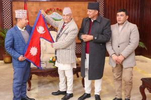 पर्वतारोही पाण्डेलाई प्रधानमन्त्री ओलीबाट अकोन्कागुआ हिमाल आरोहणको शुभकामना