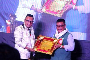 पत्रकार हिरोज लोप्चनलाई सञ्चारतर्फ २०८२ को टिएफआर सम्मान