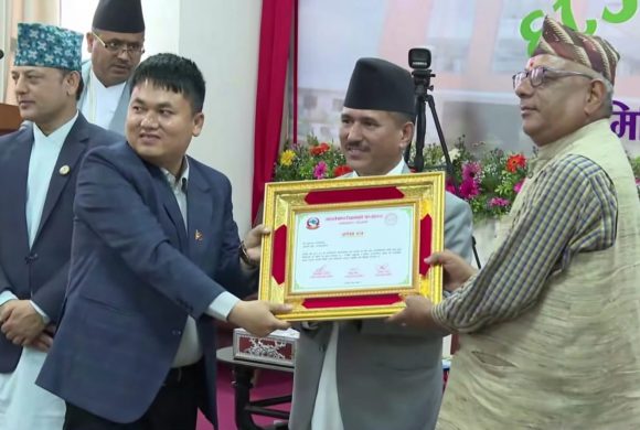 काभ्रेको महाभारतले पायो निरन्तर तेस्रोपटक शून्य बेरुजू बन्न सफल स्थानीय सरकारको प्रशंसापत्र