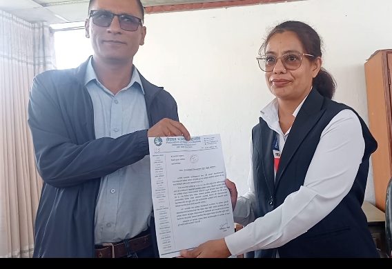 लोककल्याणकारी विज्ञापनको रकम कटौतीविरुद्ध पत्रकार महासंघ काभ्रेले बुझयो ज्ञापनपत्र